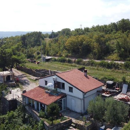 Apartments Pomjan Pogled Na Gore Kültér fotó