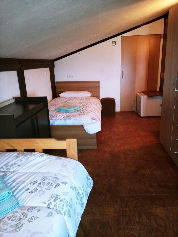 Apartments Pomjan Pogled Na Gore Kültér fotó