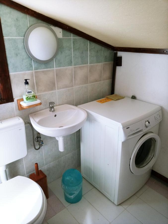 Apartments Pomjan Pogled Na Gore Kültér fotó